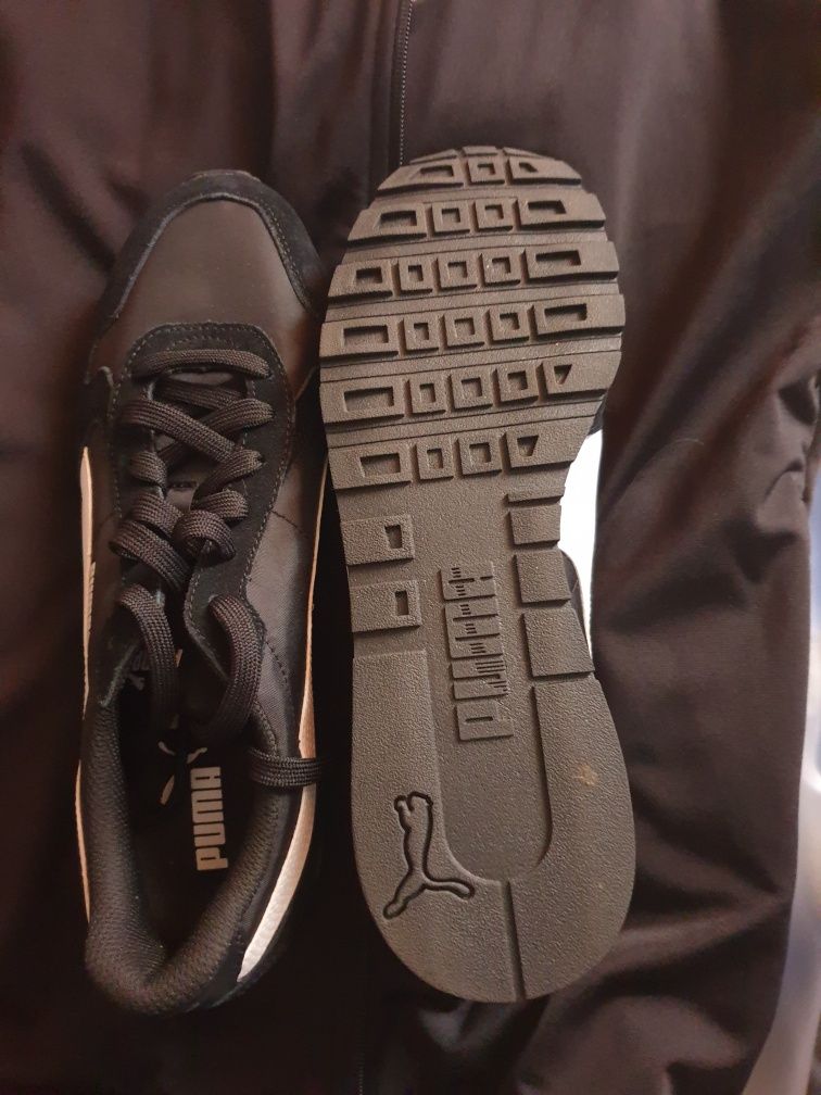 Продам крассовки adidas.