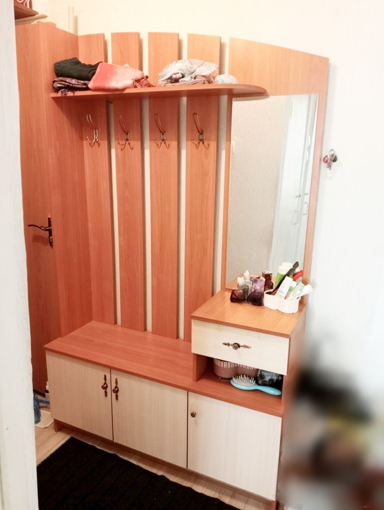 Продается прихожка в хорошем состоянии.