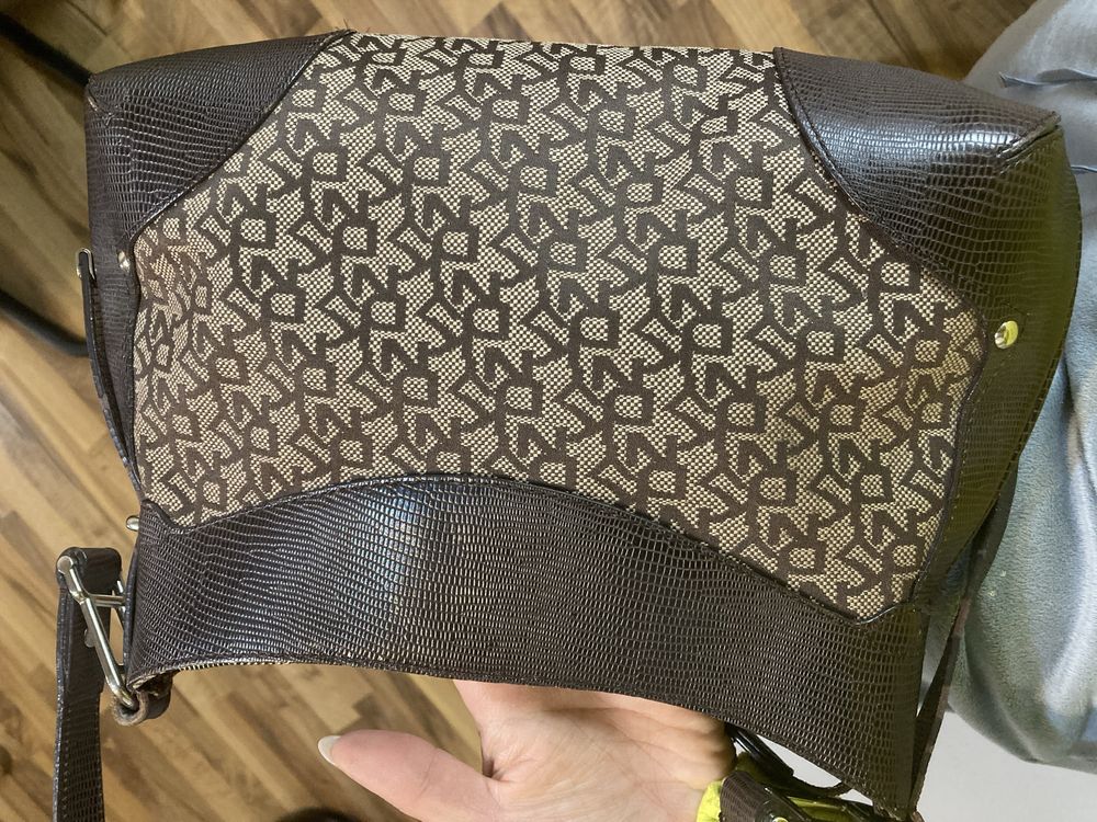 Сумка DKNY Donna Karen monogram signature