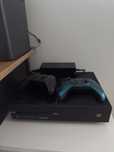 xbox one 500 гб, два джойстика