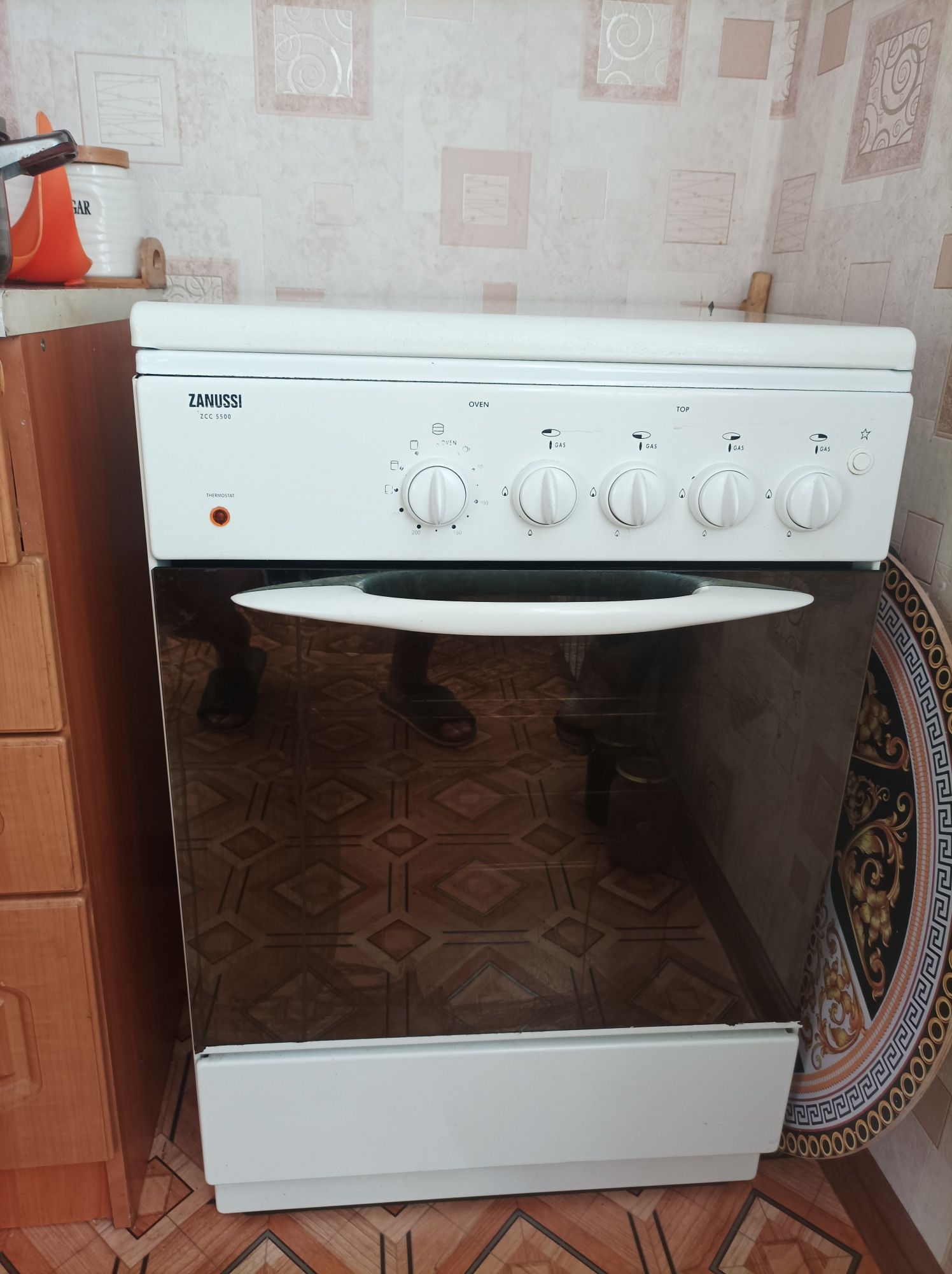 Продам газовую плиту