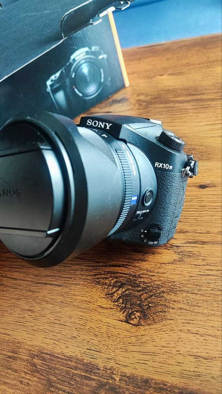 Камера Sony RX10 IV