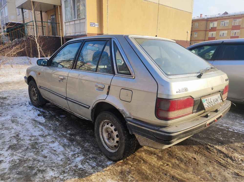 Продам машину mazda 323bf