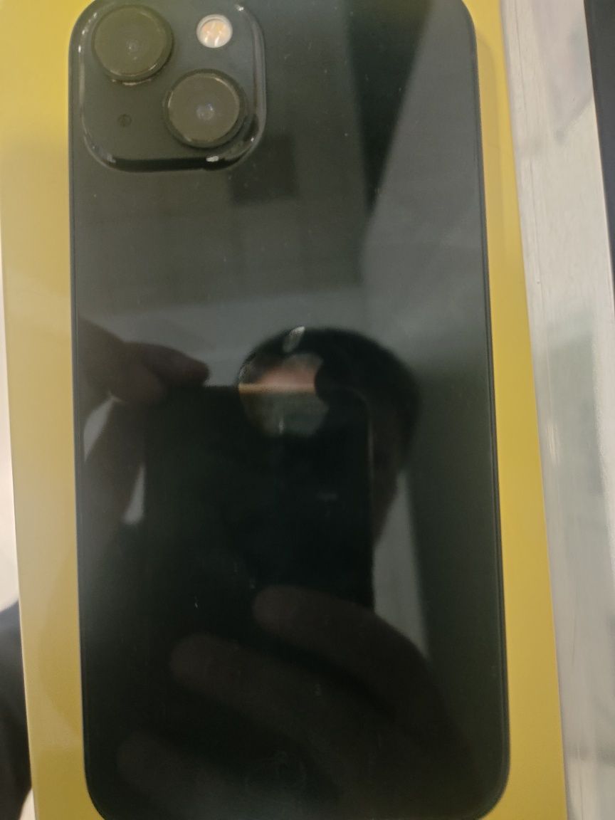 iPhone 13 в отличном состоянии