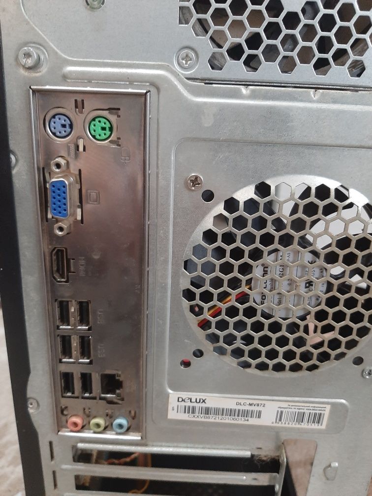 Intel i3 3240/DDR3 4GB/intel HD graphics/HDD 250GB