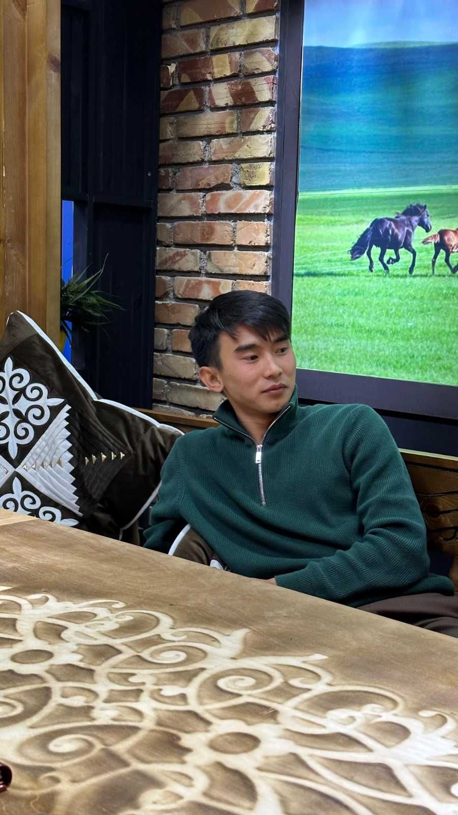 Тапшан в доме Стол для  Биседки Тапчан с навесом без Посредник 47З
