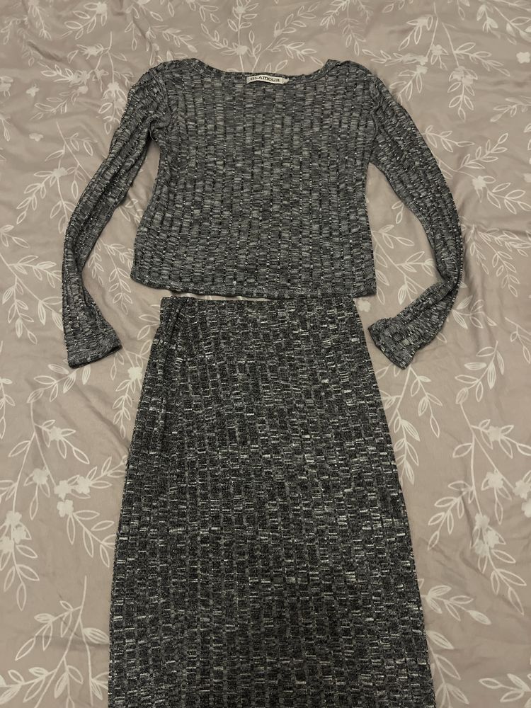 Женские вещи s,m,L костюмы, двойки