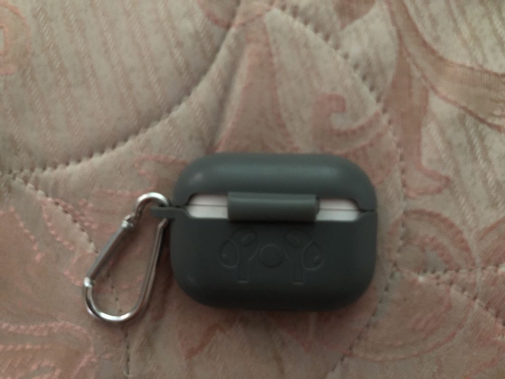 Продаю airpods pro срочно