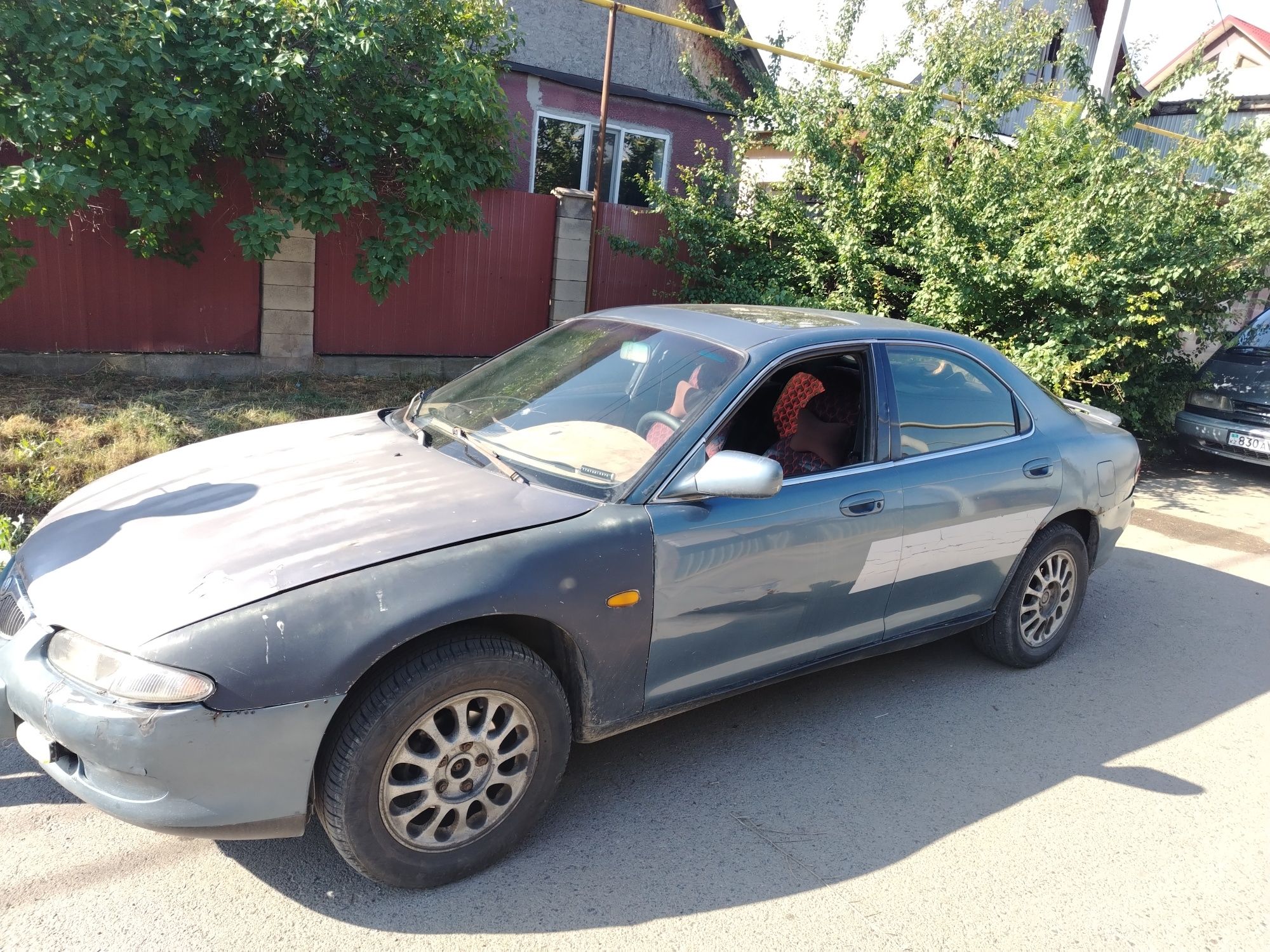 Продам машину мазда хедос 6