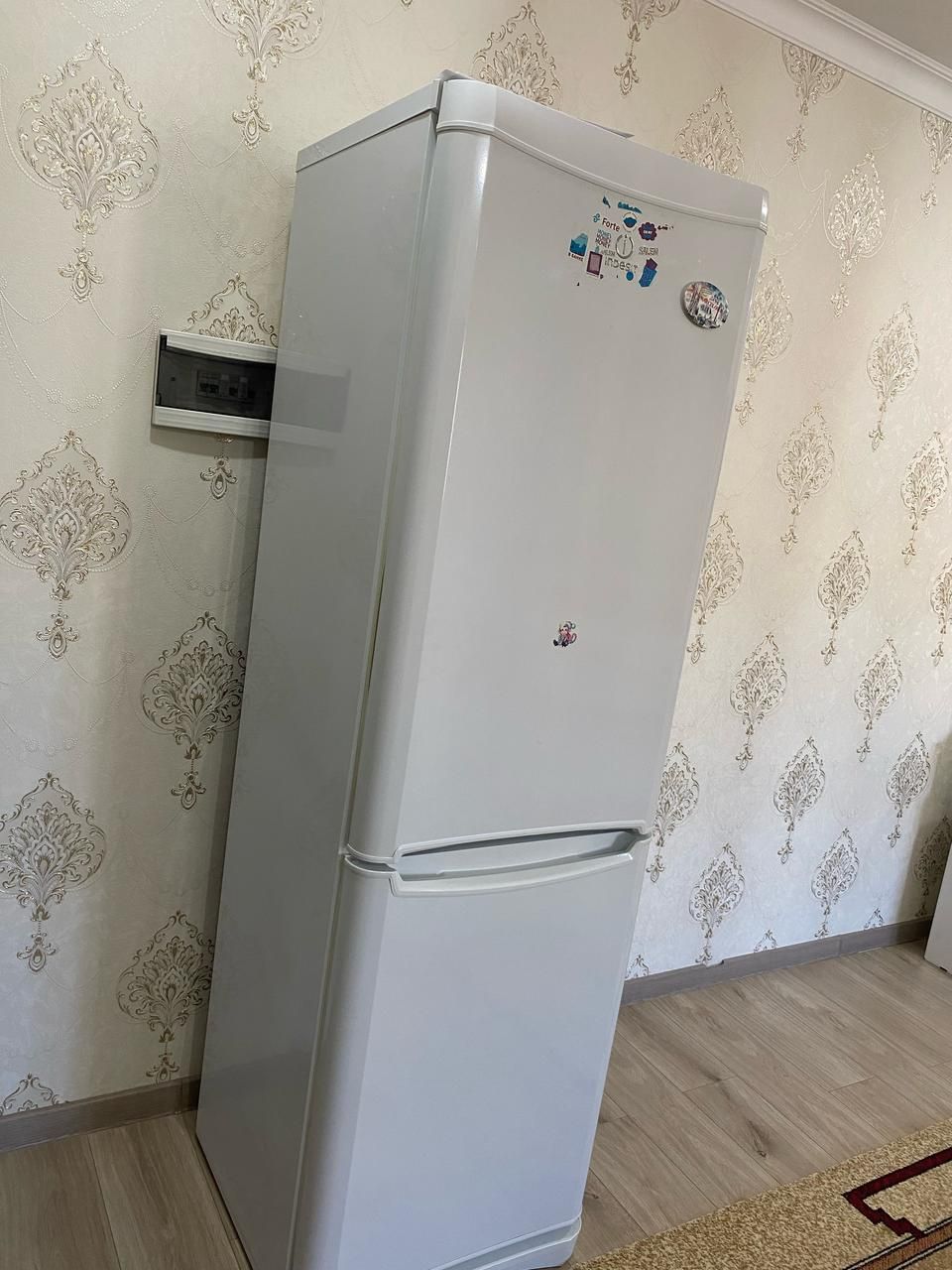Холодильник indesit
