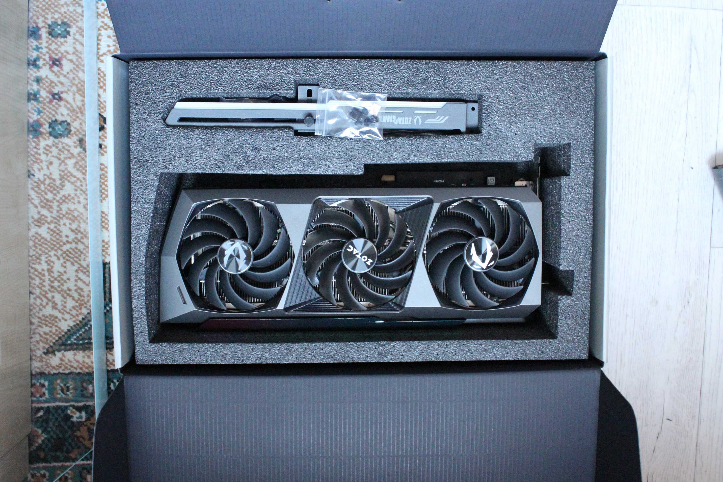 ZOTAC GeForce RTX 4070 Ti Super AMP Holo 16Gb