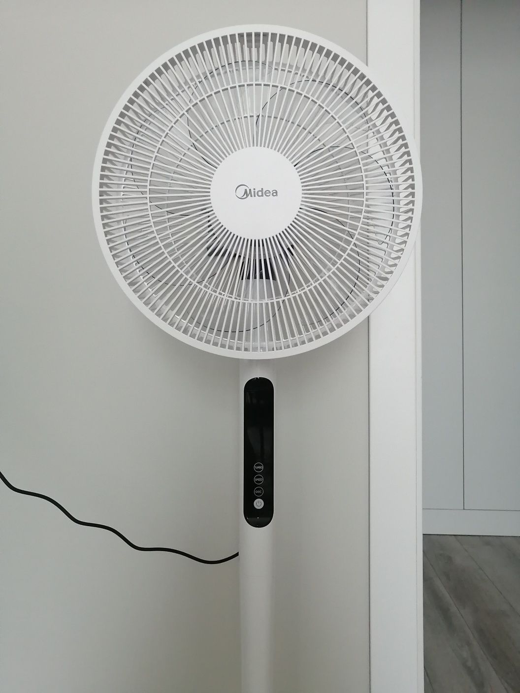 Вентилятор Midea