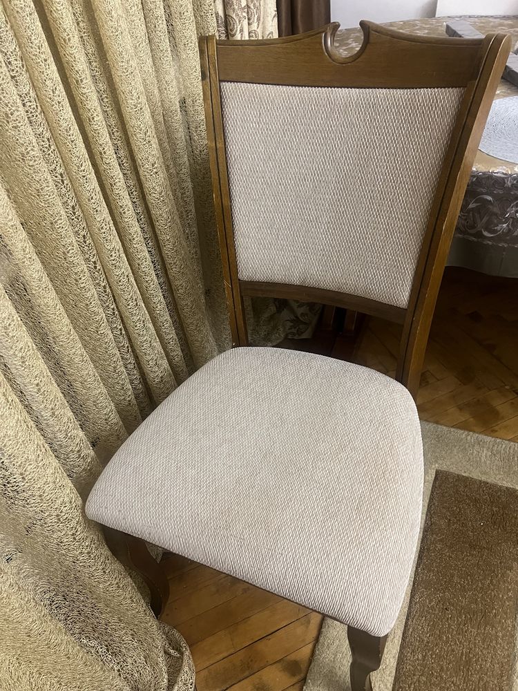 Стол со стульями