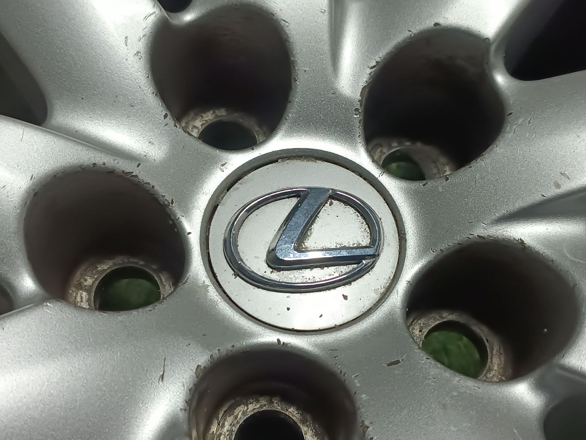 R-18. Привозной оригинал LEXUS LS 460