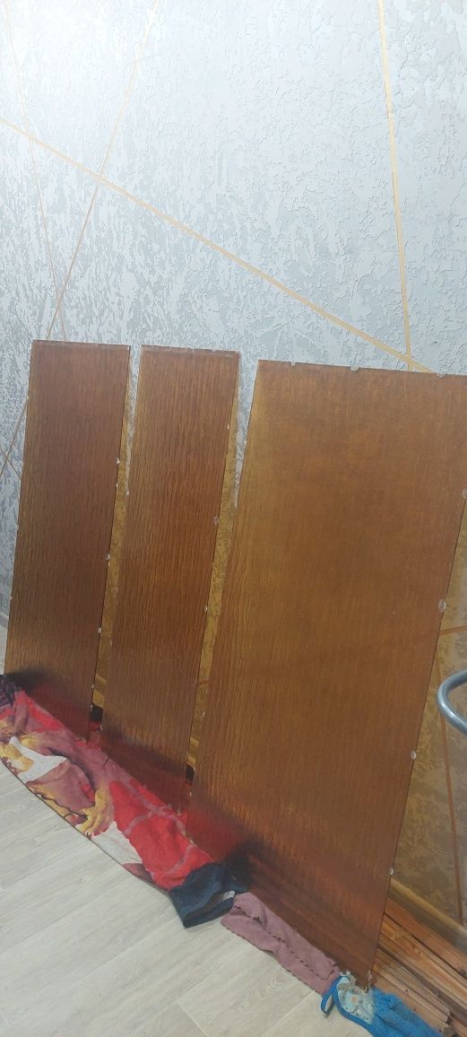 Продам стекла на двери