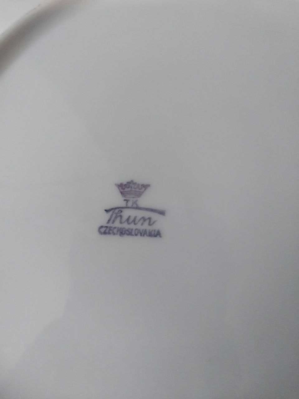 Винтажный набор фарфоровых тарелок TK Thun Czechoslovakia