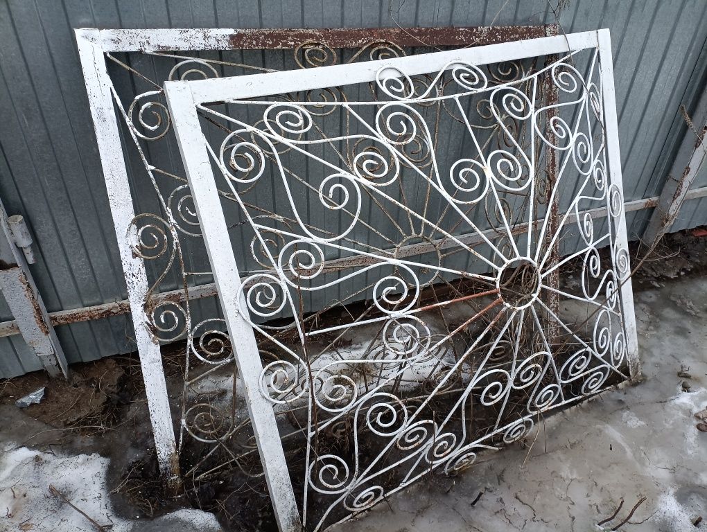 Решетки размер 138*125, всего 4 штуки