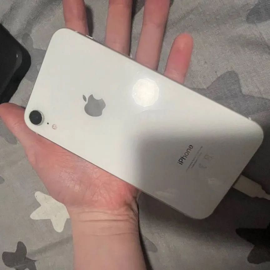 iPhone XR на 64gb