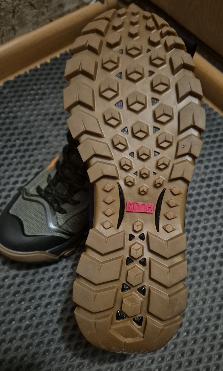 Продам ботинки Vans