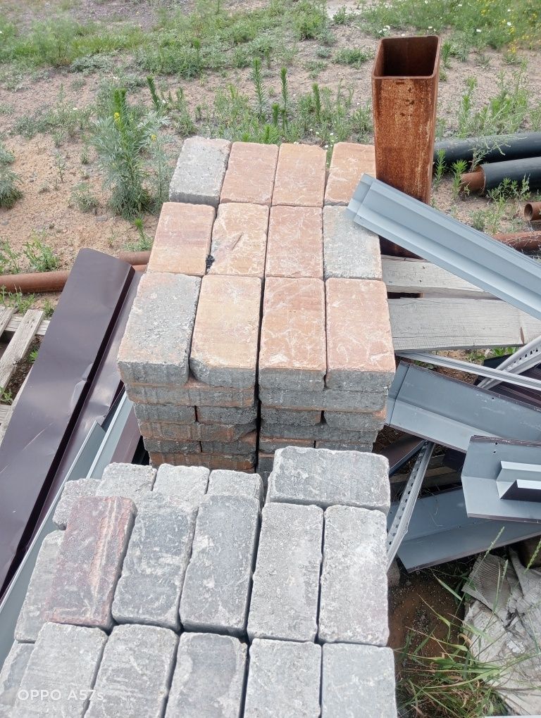 Продам кирпичи разные, б/у