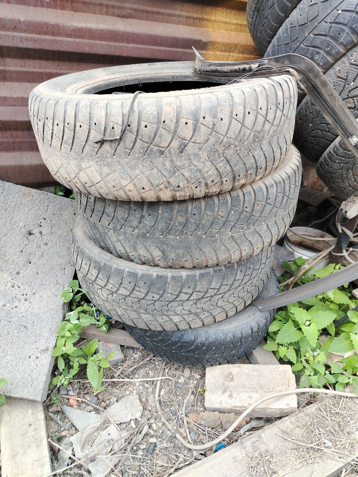 Продам шины на 16 р 3шт, остальные 14 р
