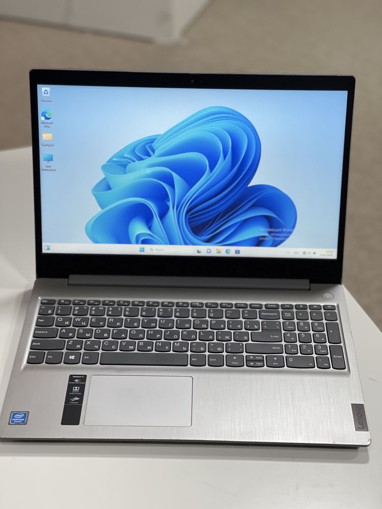 Продается ноутбук Lenovo Ideapad 3
