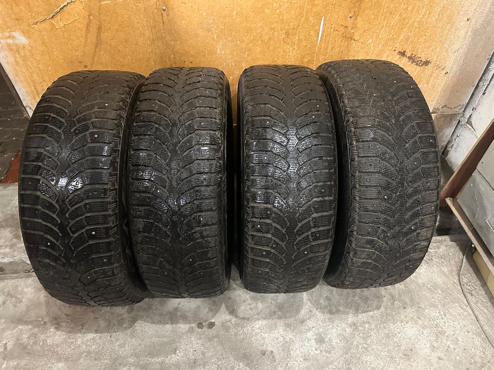245/65R17 Bridgestone Blizzak spike-01
