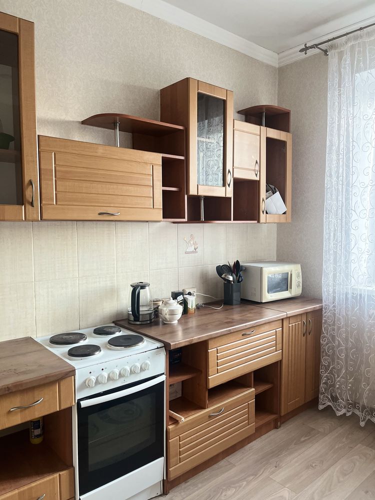 Продам большую кухонную