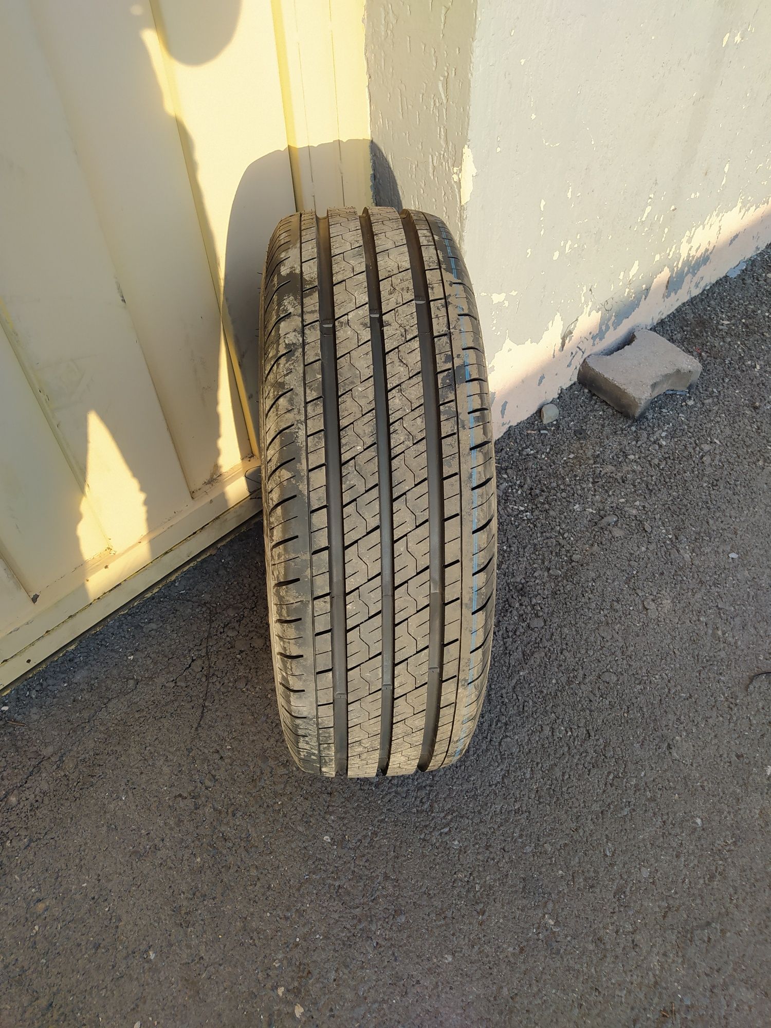 235/65R16C Three-A EFFITRAC 115/113R