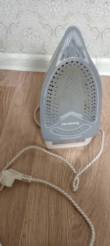 Продам утюг не дорого