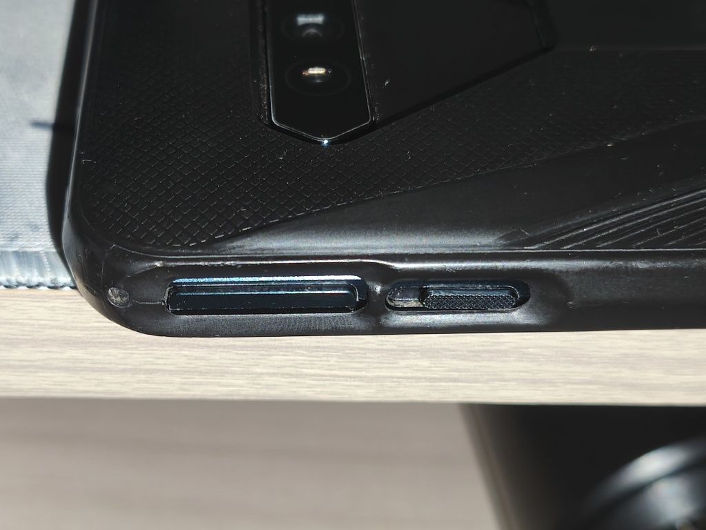 Смартфон Xiaomi Black Shark 4