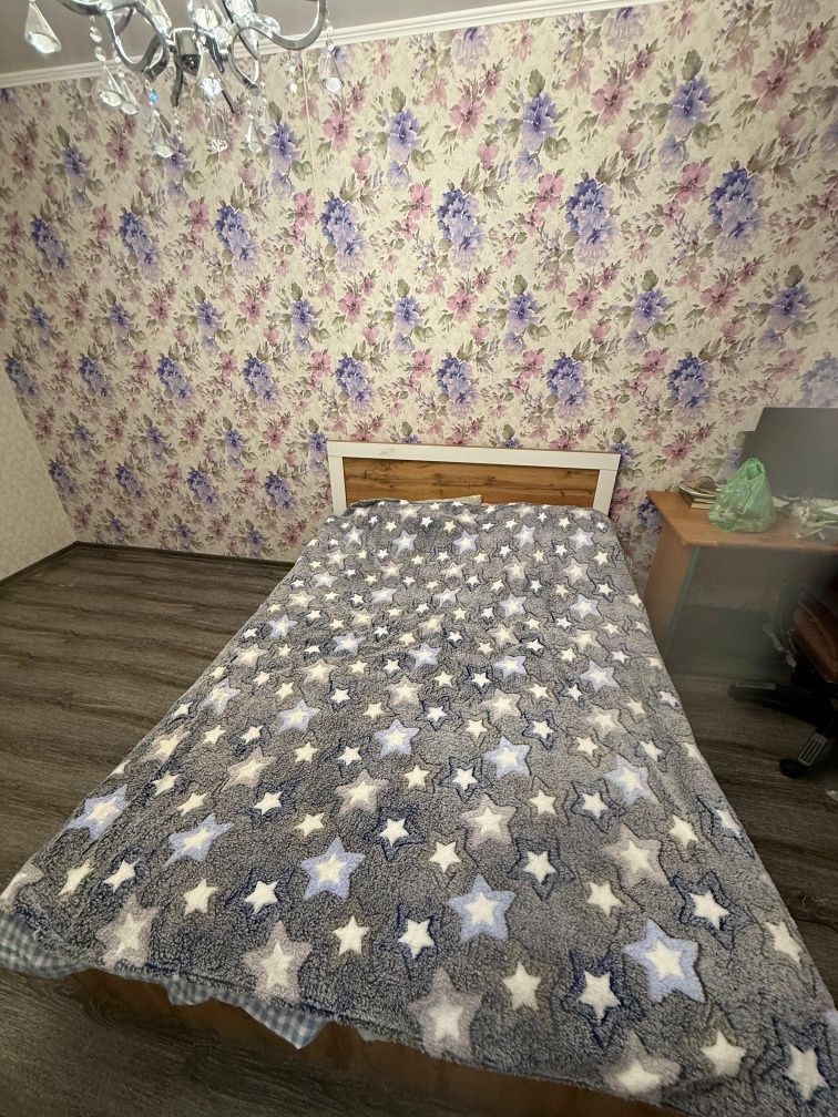 Продам двухспальную кровать