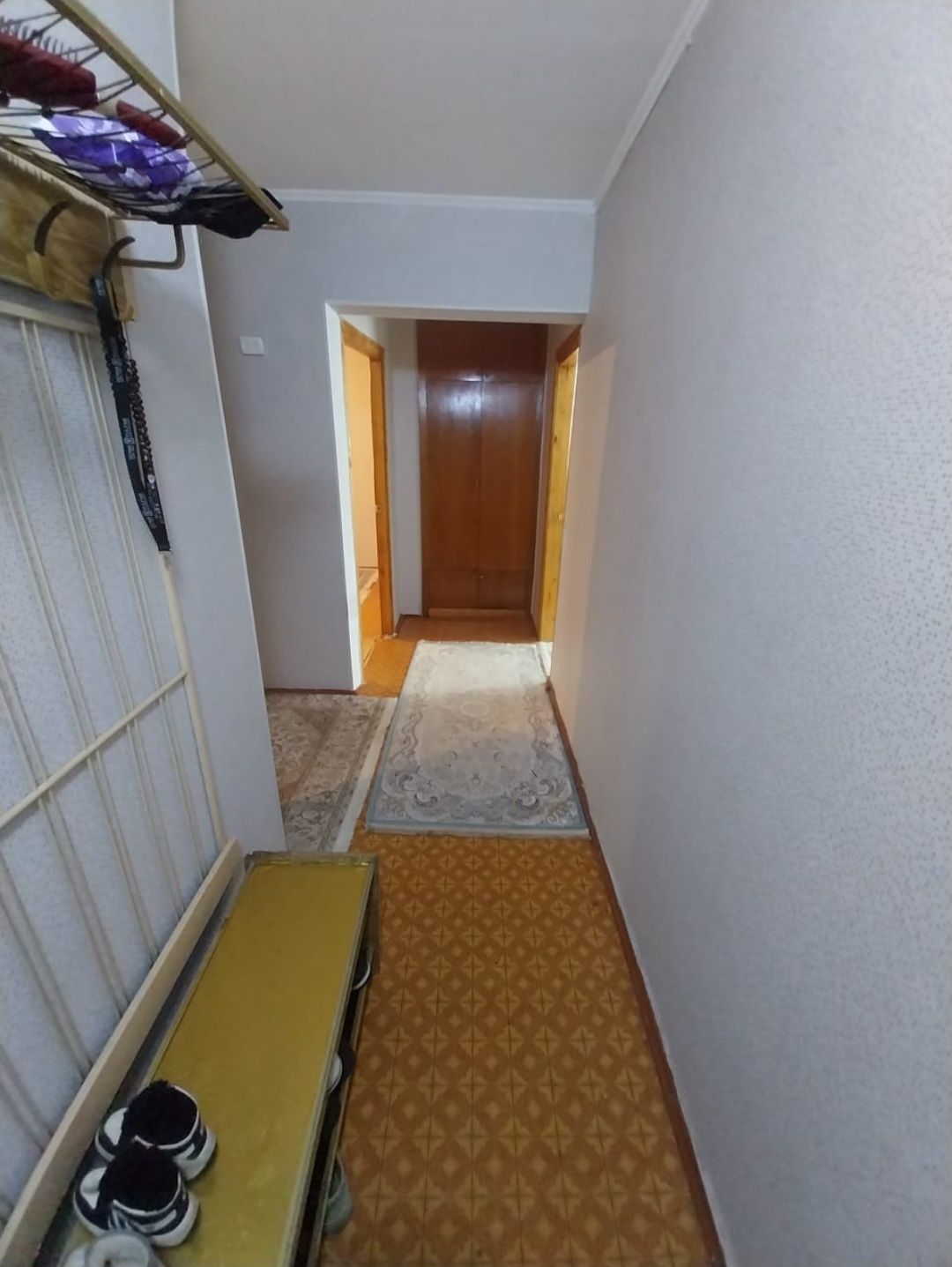 2 комн. квартира, 2 этаж 17 мкр. Срочно