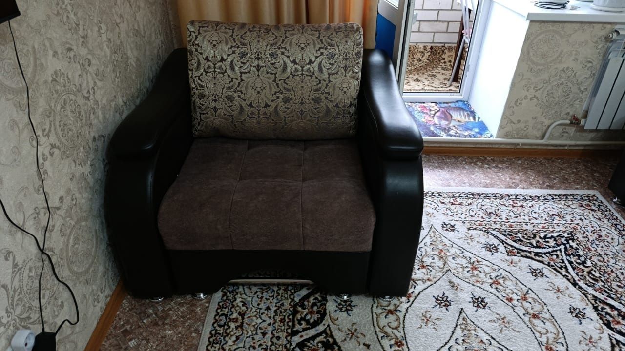 Срочно продается диван