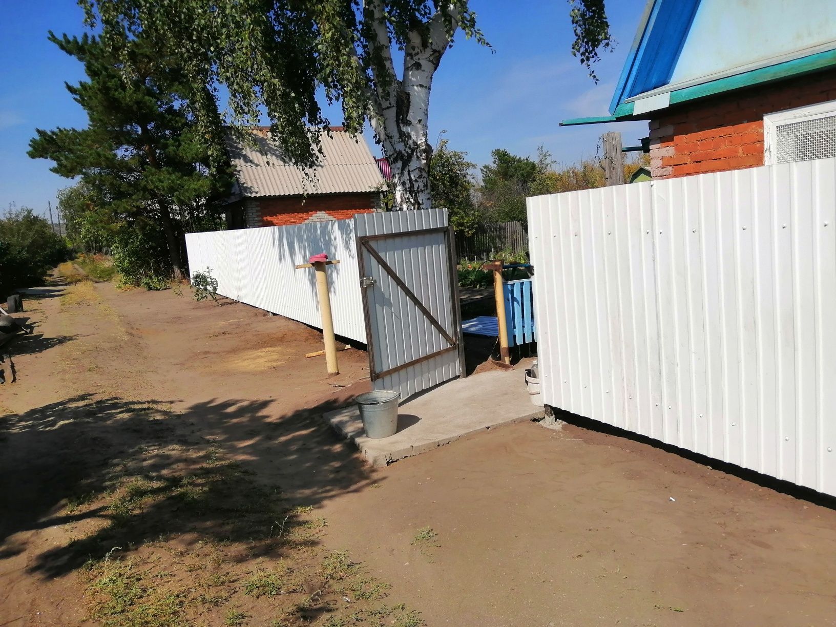 Любые виды работ Спил кронир.  деревьев. Заборы Демонтаж строений