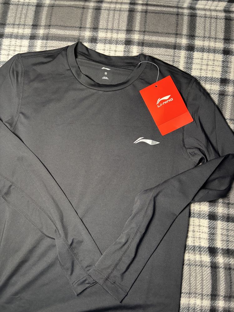 Продам мужскую лонгслив кофту от li-ning на размер s