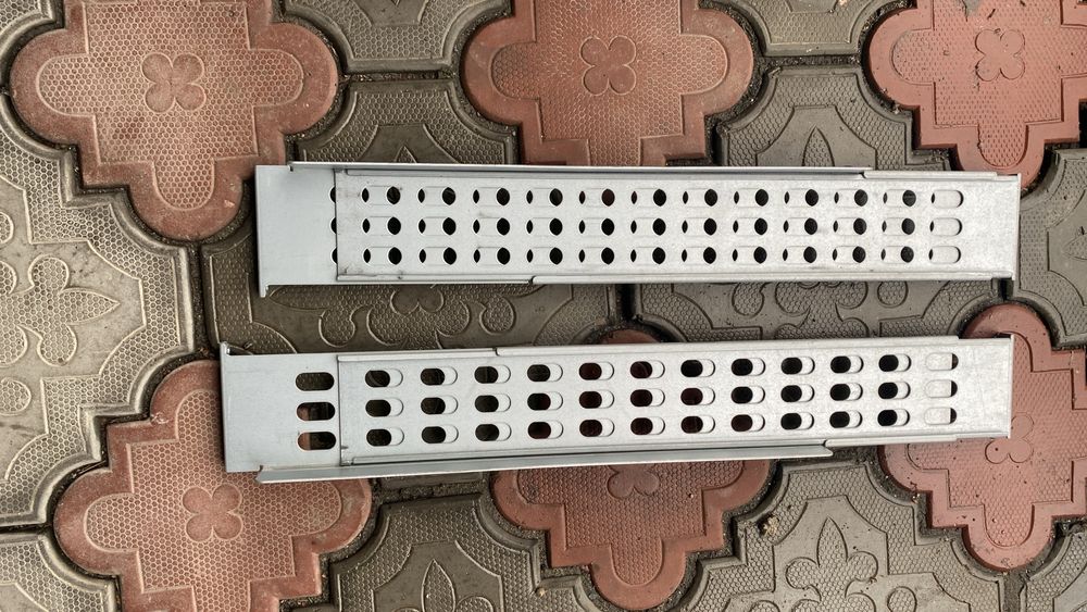 Продам Источник бесперебойного питания Smart UPS APC RT1000