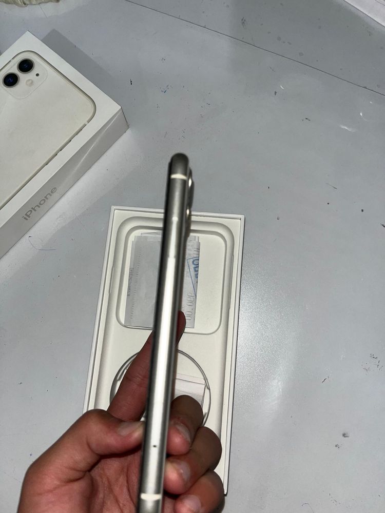 iPhone 11.