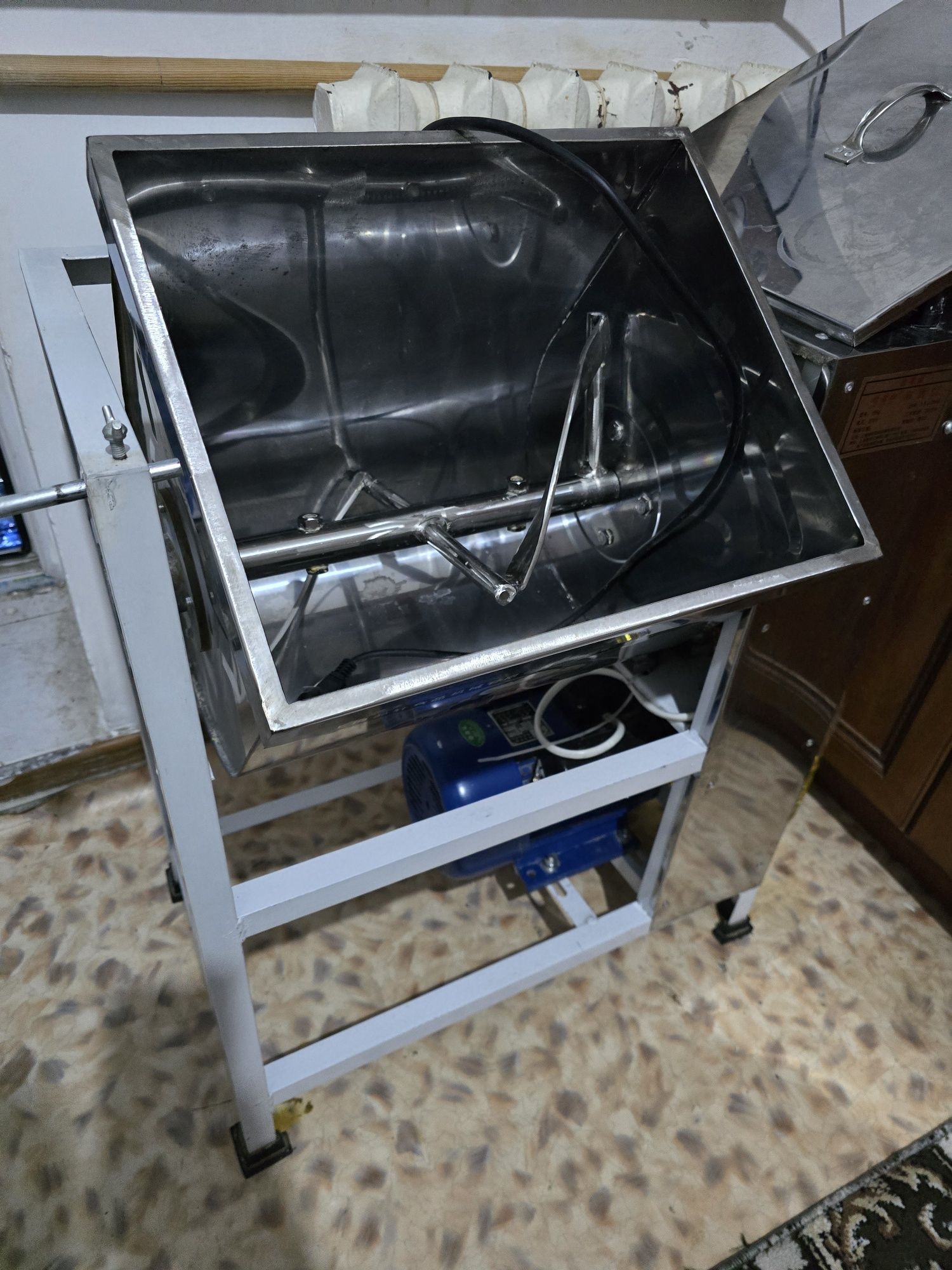 Продам тестомес на 15 кг б/у
