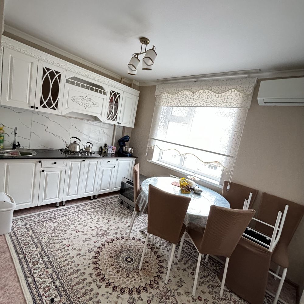 Продам двух комнатный квартиру