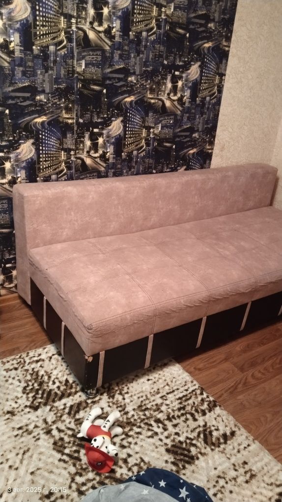 Продаю диван в нормальном состоянии