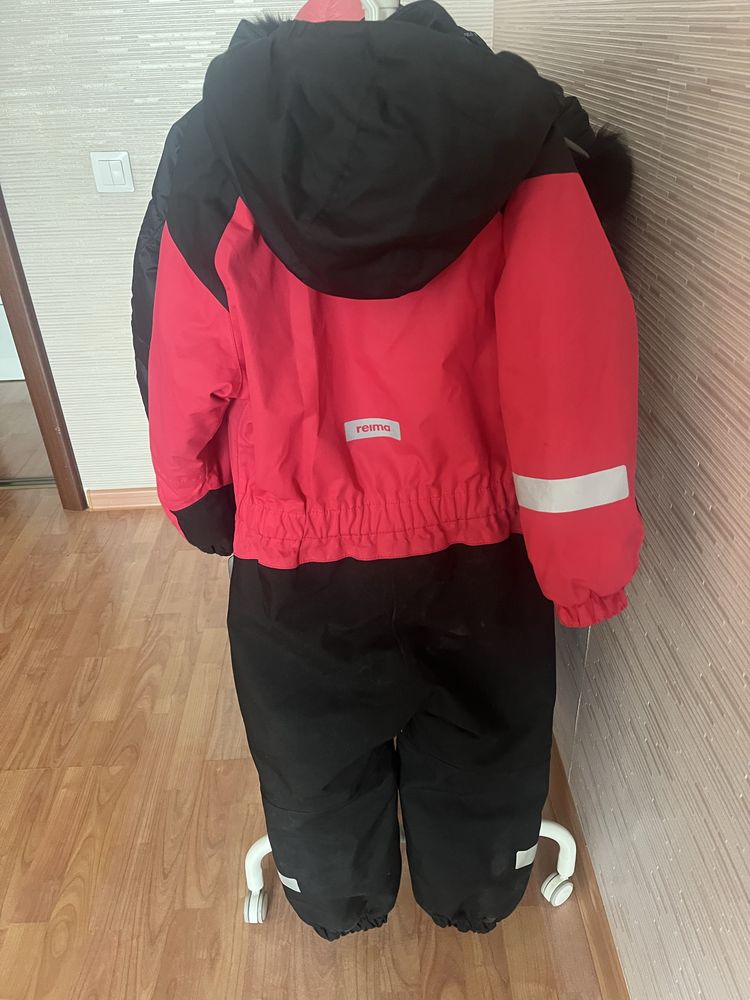 Продам комбинезон Reima