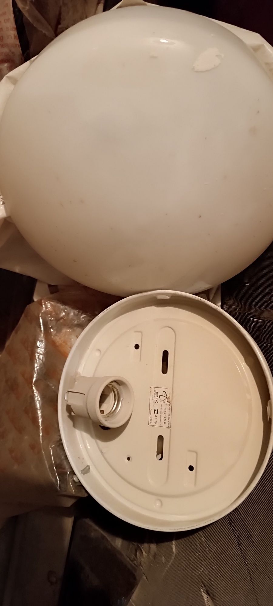 Продам плафоны освешения  с большим цоколем