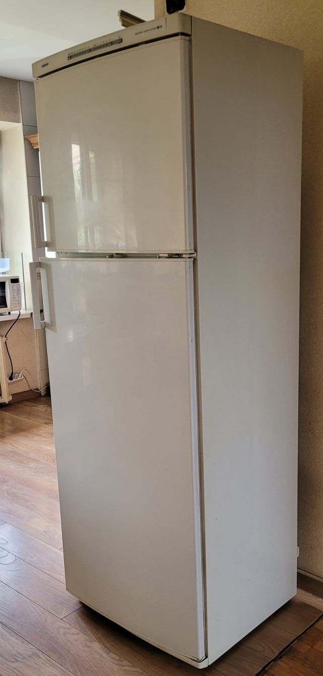 Холодильник Siemens KS44U600NE/05