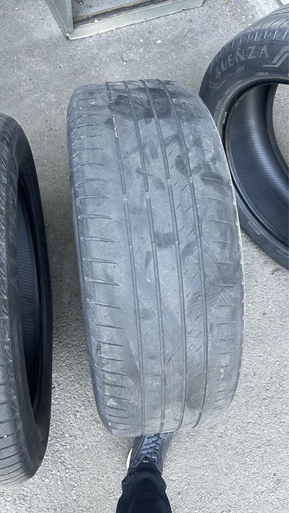 Продам шины 3 штуки 235/55/19