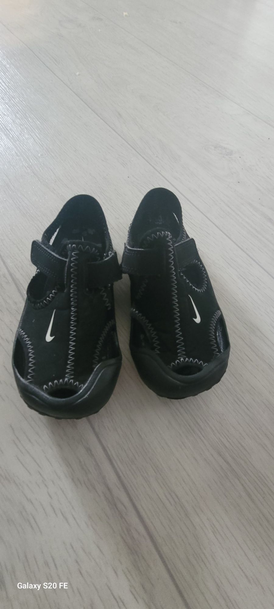 Продам обувь для девочек