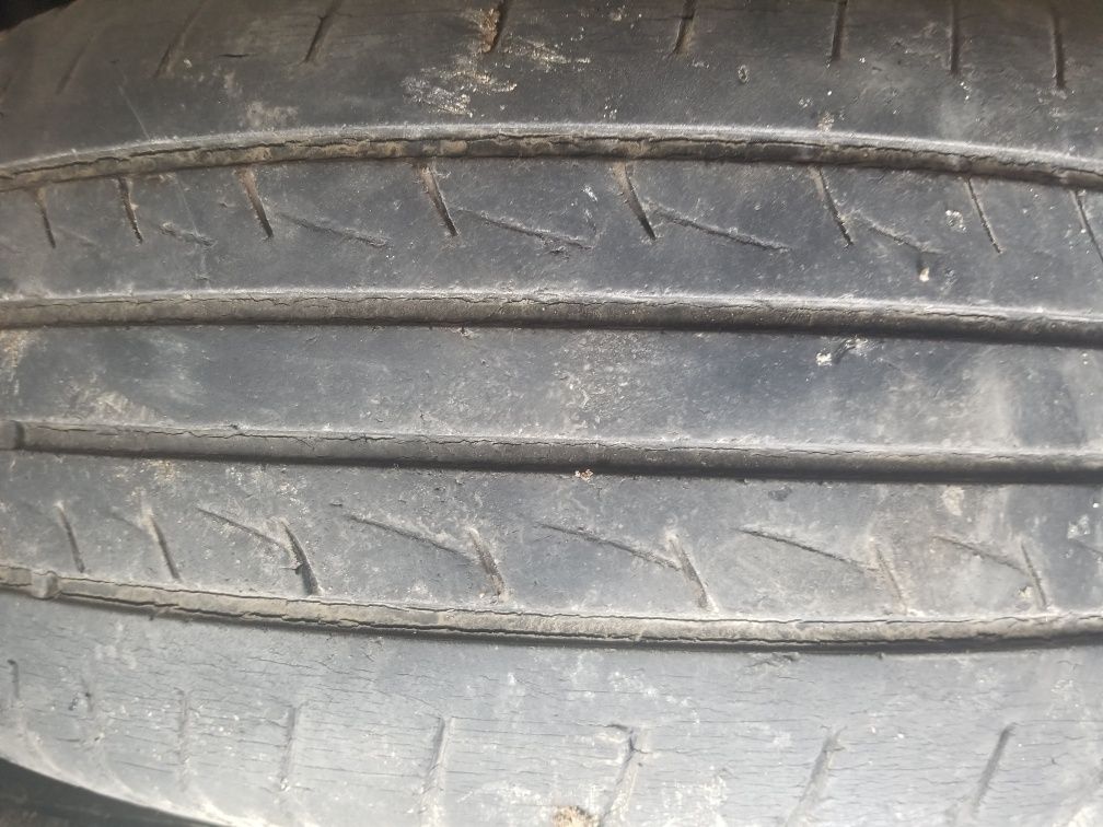 продам шины размер 215/60/16 стояли на камри