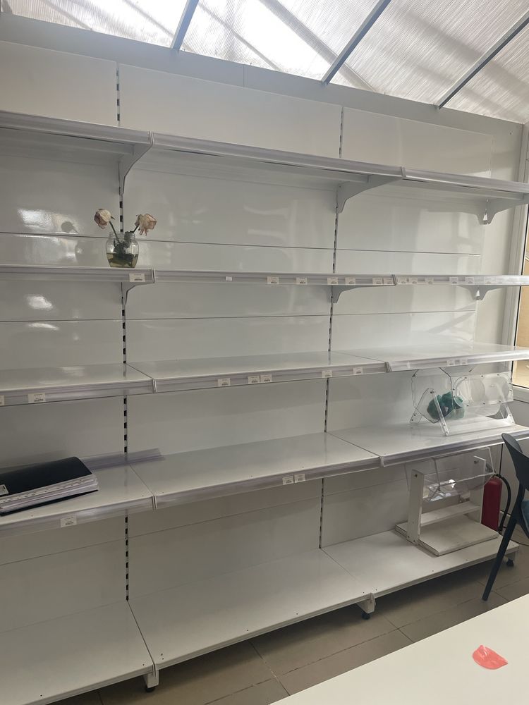 Стилажи, вешалки, кранштейны, стилажи полки для магазина