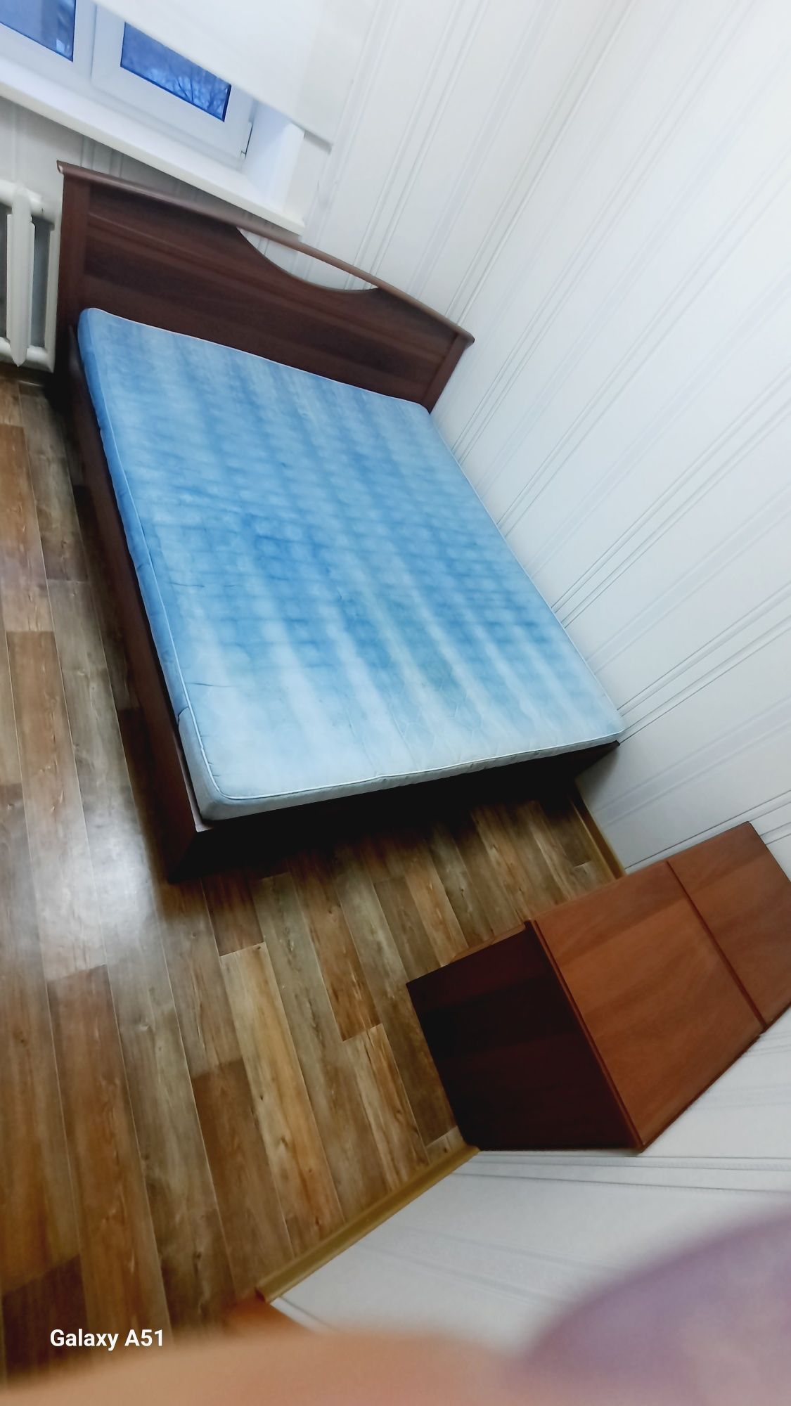 Продается 2-х спальная кровать 160*200 с двумя тумбами