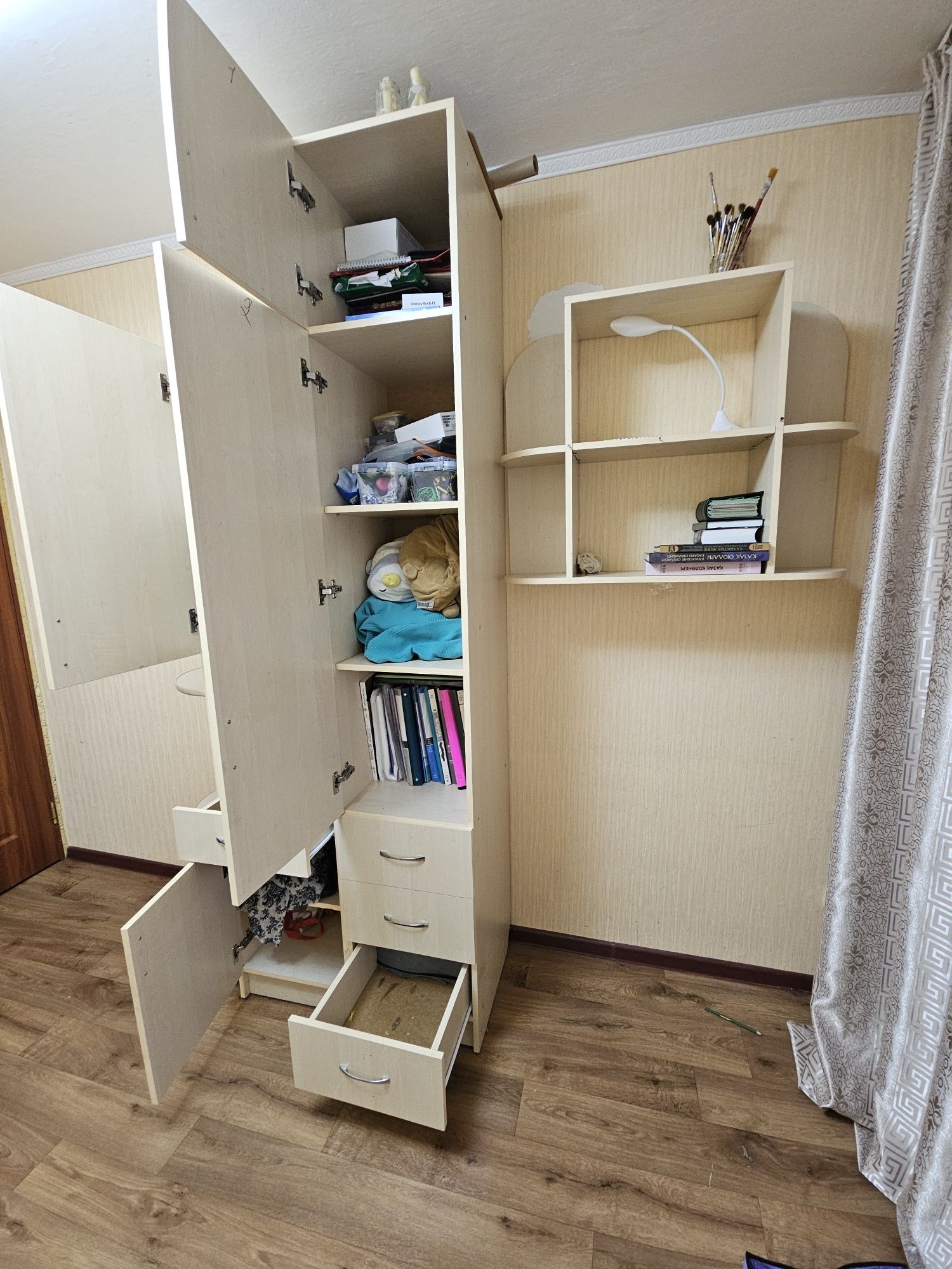 Шкаф и шифонер в детскую комнату